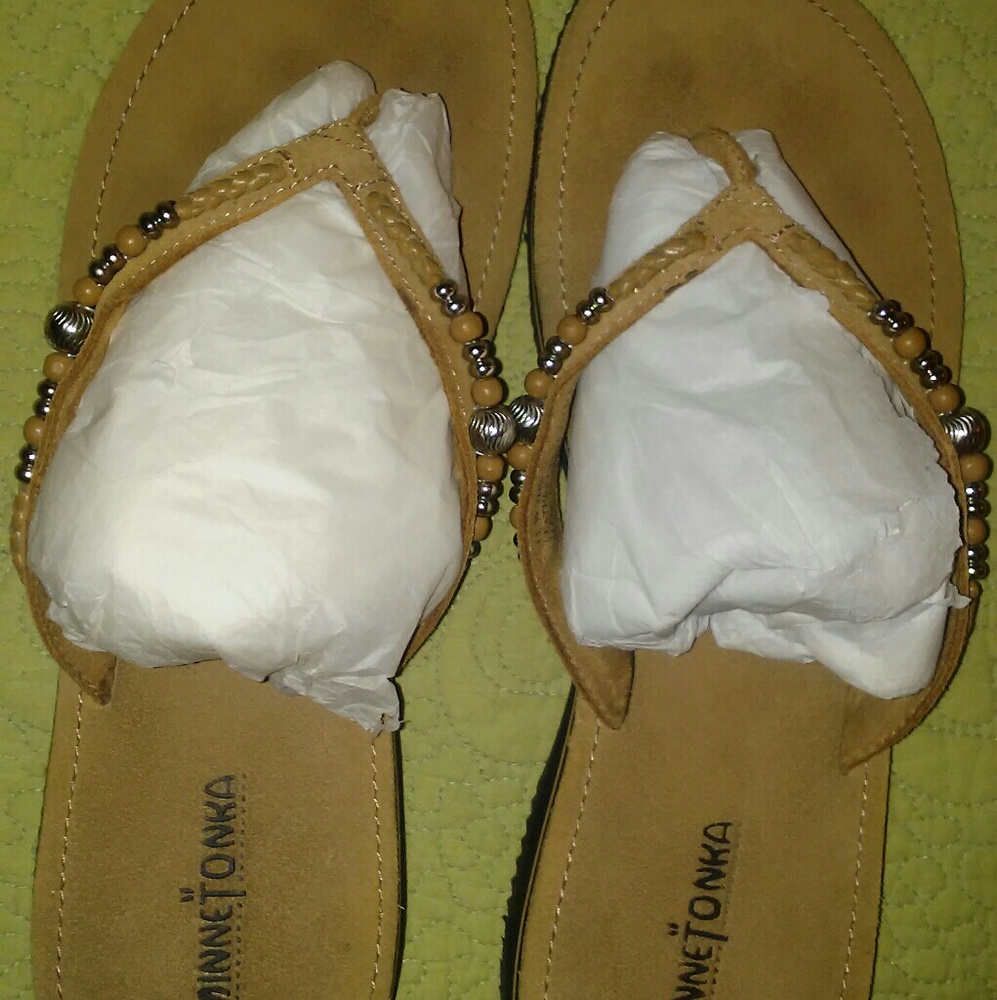 Minnetonka flip flop